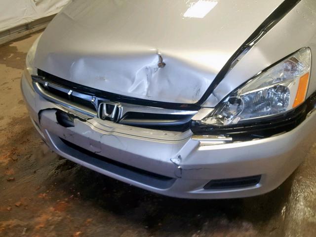 1HGCM56447A070552 - 2007 HONDA ACCORD LX SILVER photo 9