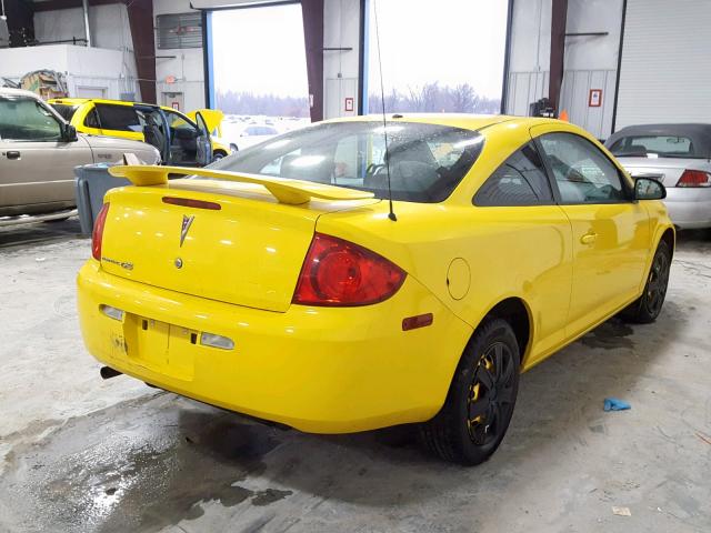 1G2AL18F687102937 - 2008 PONTIAC G5 YELLOW photo 4