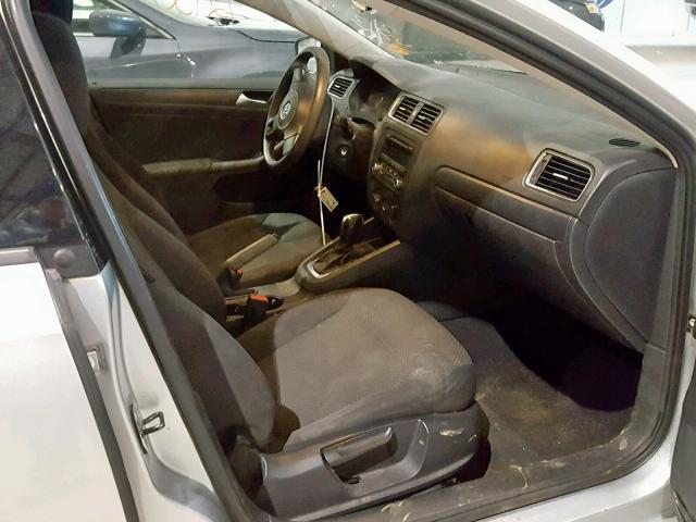 3VW2K7AJ6CM471796 - 2012 VOLKSWAGEN JETTA BASE 银色 照片 5