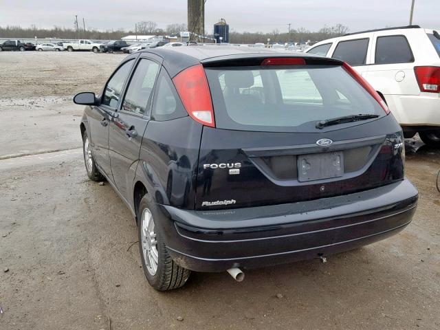 1FAFP37N56W152411 - 2006 FORD FOCUS ZX5 BLACK photo 3