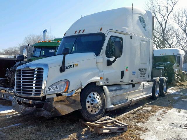 1FUJGLDR9BLAZ2507 - 2011 FREIGHTLINER CASCADIA 1 WHITE photo 2