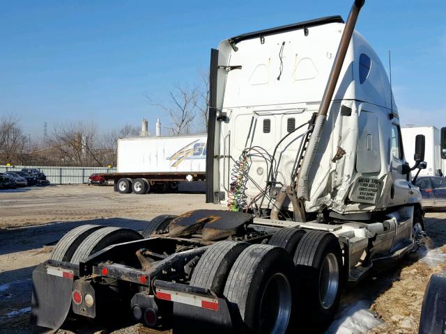 1FUJGLDR9BLAZ2507 - 2011 FREIGHTLINER CASCADIA 1 WHITE photo 4