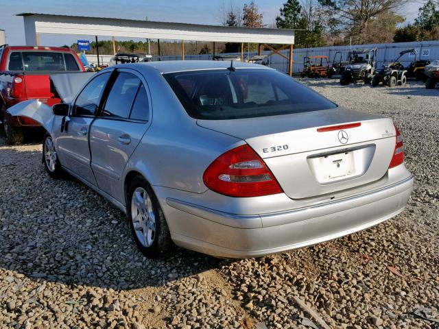 WDBUF65J13A304715 - 2003 MERCEDES-BENZ E 320 SILVER photo 3