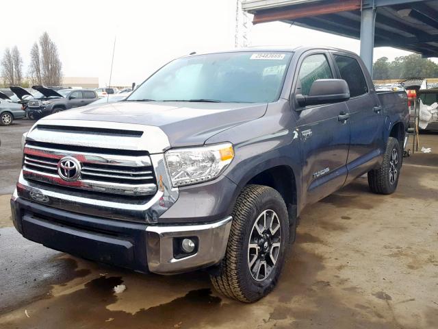 5TFDY5F19GX519170 - 2016 TOYOTA TUNDRA CRE GRAY photo 2