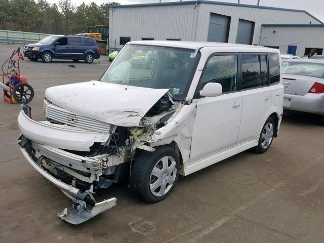JTLKT324454020869 - 2005 TOYOTA SCION XB WHITE photo 2