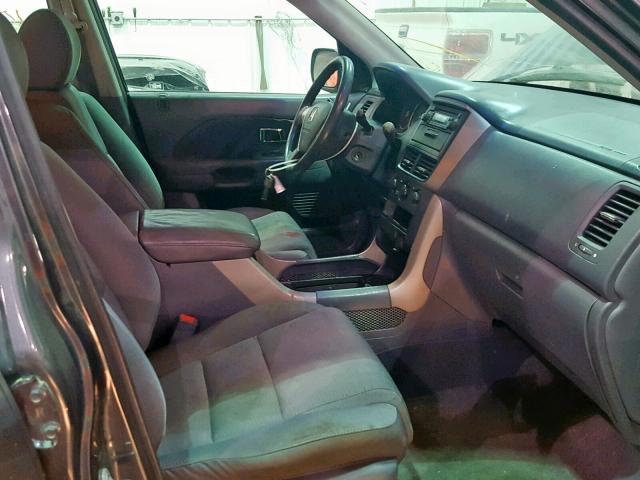 5FNYF28176B021450 - 2006 HONDA PILOT LX GRAY photo 5