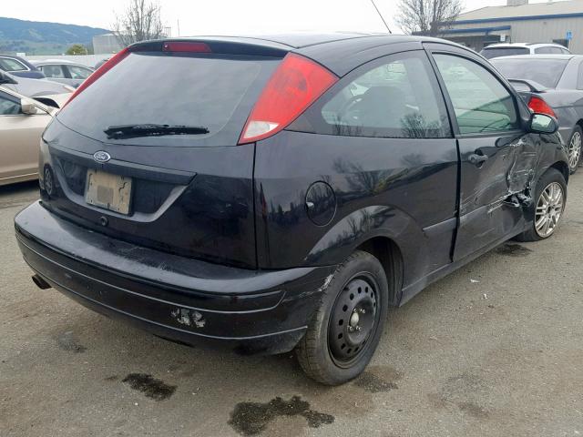 3FAFP31Z03R166369 - 2003 FORD FOCUS ZX3 BLACK photo 4