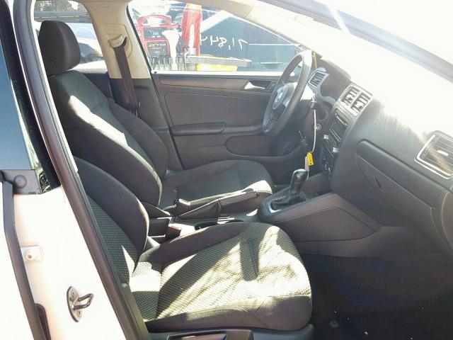 3VW2K7AJ9DM406264 - 2013 VOLKSWAGEN JETTA BASE WHITE photo 5