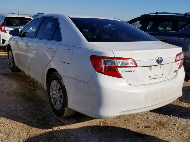 4T1BD1FK5CU058450 - 2012 TOYOTA CAMRY HYBR WHITE photo 3