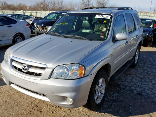 4F2CZ96155KM22218 - 2005 MAZDA TRIBUTE SILVER photo 2