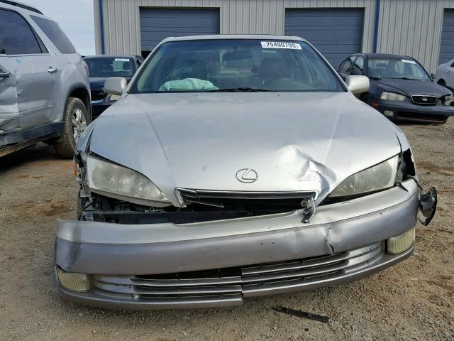 JT8BF28GXW5033876 - 1998 LEXUS ES 300 SILVER photo 9