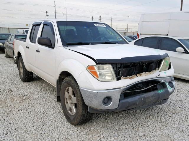 1N6AD07U67C456432 - 2007 NISSAN FRONTIER C WHITE photo 1