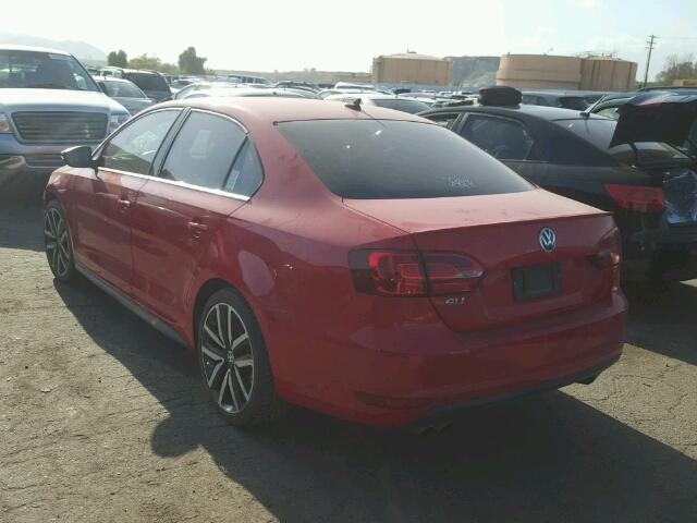 3VW5A7AJ2CM385059 - 2012 VOLKSWAGEN JETTA GLI RED photo 3