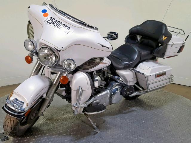 1HD1FC4197Y650799 - 2007 HARLEY-DAVIDSON FLHTCUI WHITE photo 4