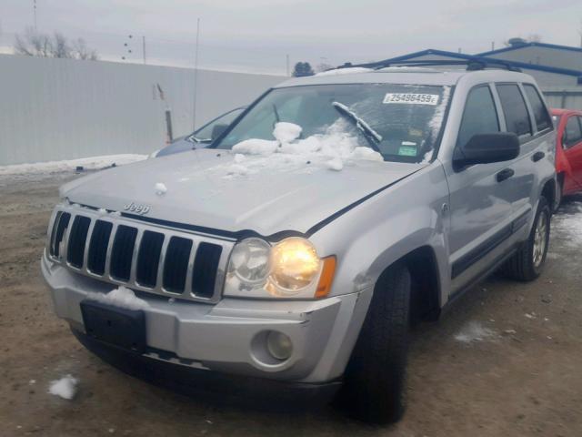 1J4HR48N35C701647 - 2005 JEEP GRAND CHER SILVER photo 2