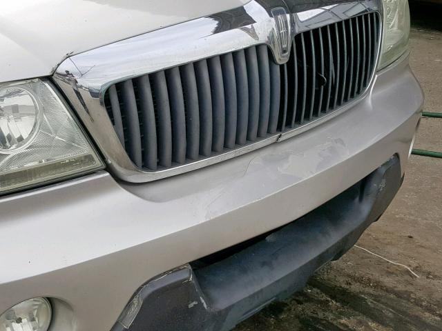 5LMEU68H84ZJ02308 - 2004 LINCOLN AVIATOR 银色 照片 9