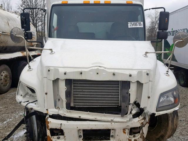 5PVNJ8JV2F4S57769 - 2015 HINO 258/268 WHITE photo 7