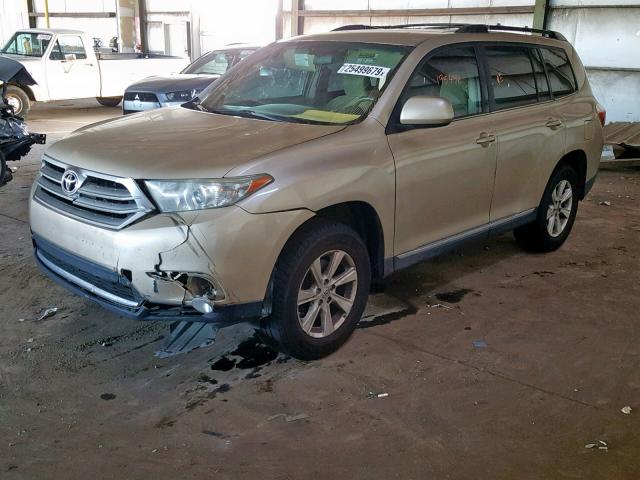 5TDZK3EH3CS085936 - 2012 TOYOTA HIGHLANDER GOLD photo 2