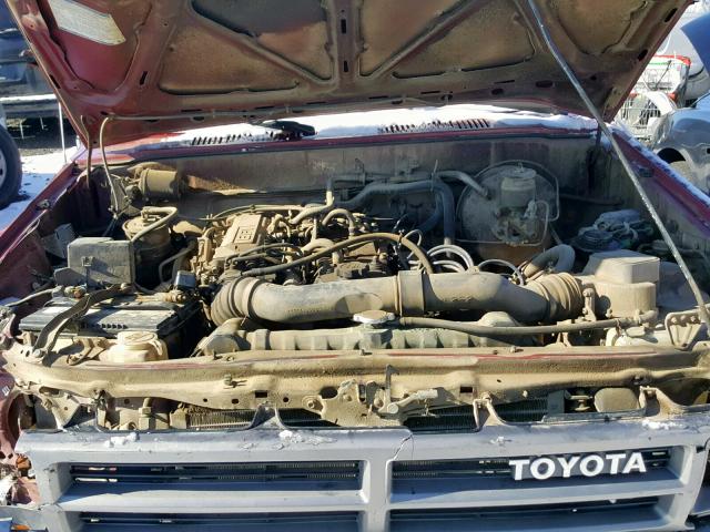 JT4RN64P3H5053891 - 1987 TOYOTA PICKUP RN6 MAROON photo 7