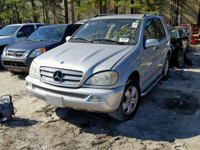 4JGAB57EX5A517591 - 2005 MERCEDES-BENZ ML 350 SILVER photo 2