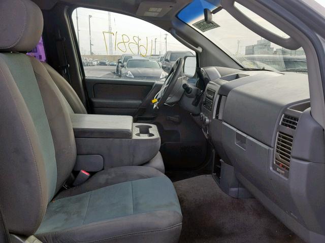 1N6AA06A64N593340 - 2004 NISSAN TITAN XE GRAY photo 5