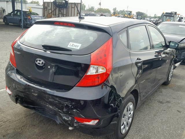 KMHCT5AE5HU311242 - 2017 HYUNDAI ACCENT SE BLACK photo 4