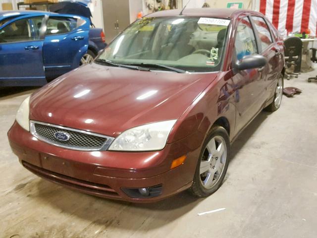 1FAHP34N87W290829 - 2007 FORD FOCUS ZX4 RED photo 2