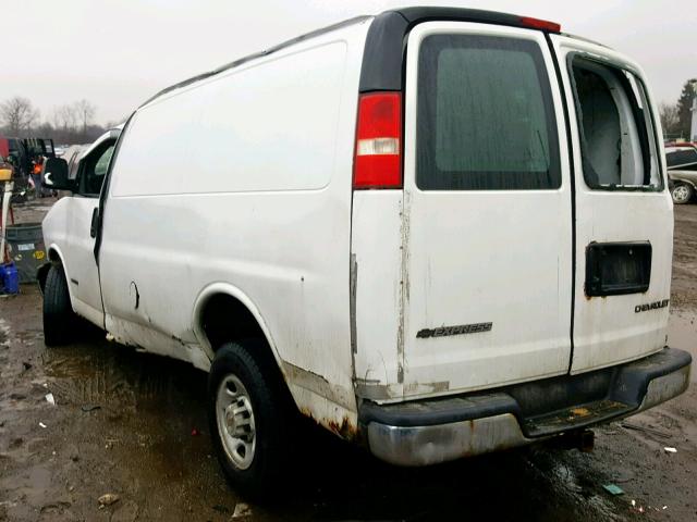 1GCGG25U431173634 - 2003 CHEVROLET EXPRESS G2 WHITE photo 3