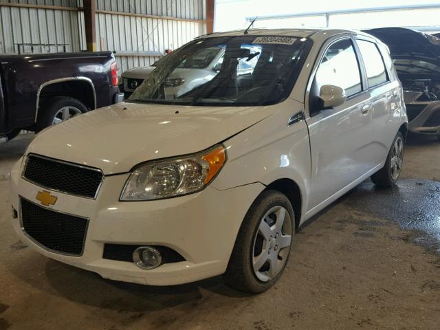 KL1TG6DE2BB133603 - 2011 CHEVROLET AVEO LT WHITE photo 2