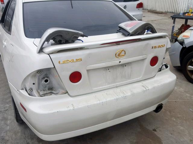 JTHBD182610007169 - 2001 LEXUS IS 300 WHITE photo 9