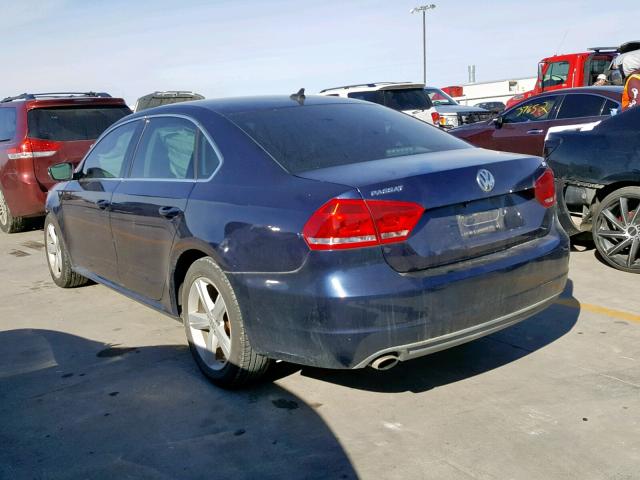 1VWBH7A3XDC146068 - 2013 VOLKSWAGEN PASSAT SE BLUE photo 3