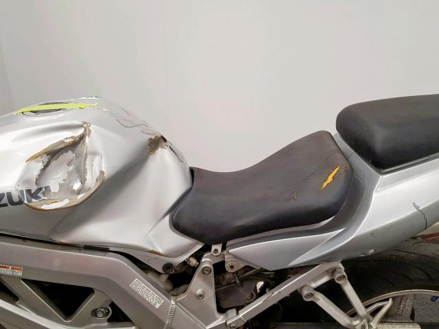 JS1VP53A632104871 - 2003 SUZUKI SV650 SILVER photo 16