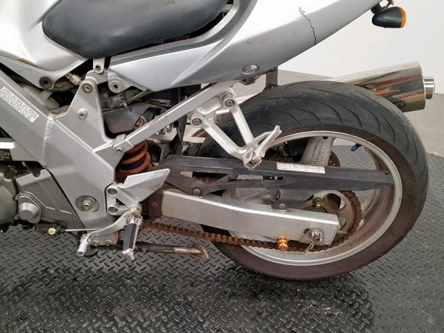 JS1VP53A632104871 - 2003 SUZUKI SV650 SILVER photo 17