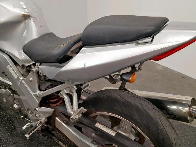 JS1VP53A632104871 - 2003 SUZUKI SV650 SILVER photo 19