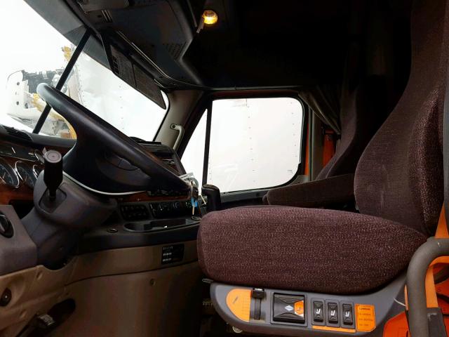 1FUJGLDV0DLBV3842 - 2013 FREIGHTLINER CASCADIA 1 ORANGE photo 5