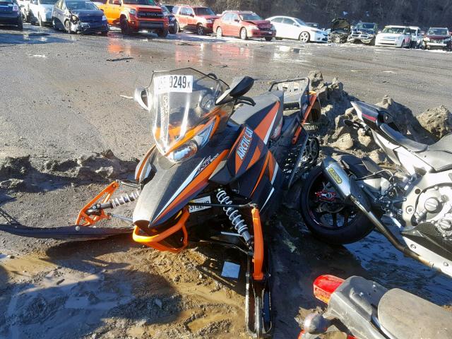 4UF13SNW7DT123781 - 2013 ARCTIC CAT F800 ORANGE photo 2