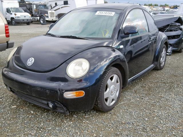 3VWDD21C6YM412049 - 2000 VOLKSWAGEN NEW BEETLE შავი ფოტო 2