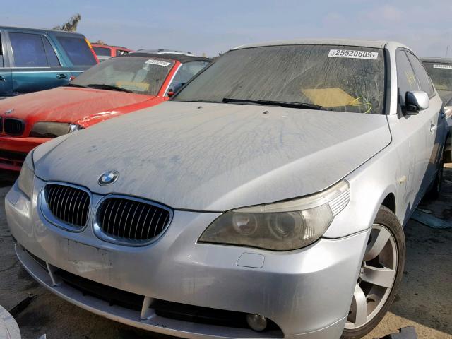 WBANE53576CK82668 - 2006 BMW 525 I GRAY photo 2