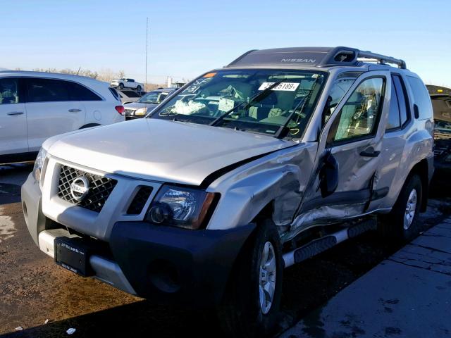 5N1AN0NW0DN821395 - 2013 NISSAN XTERRA X SILVER photo 2