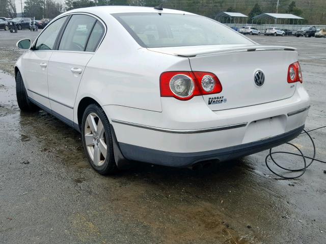 WVWAK73C28E180707 - 2008 VOLKSWAGEN PASSAT KOM WHITE photo 3