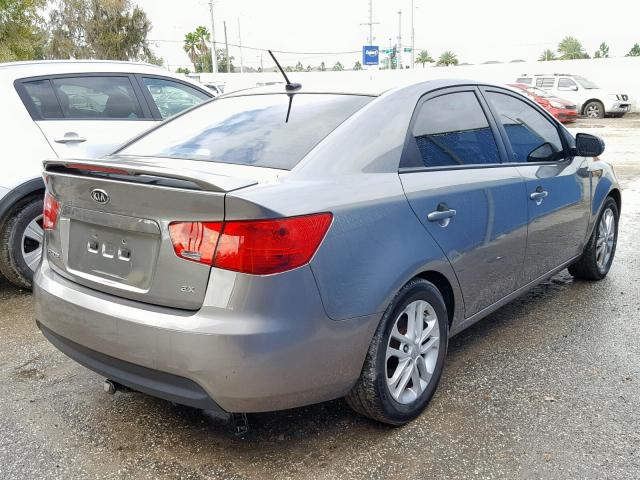 KNAFU4A29B5398897 - 2011 KIA FORTE EX GRAY photo 4