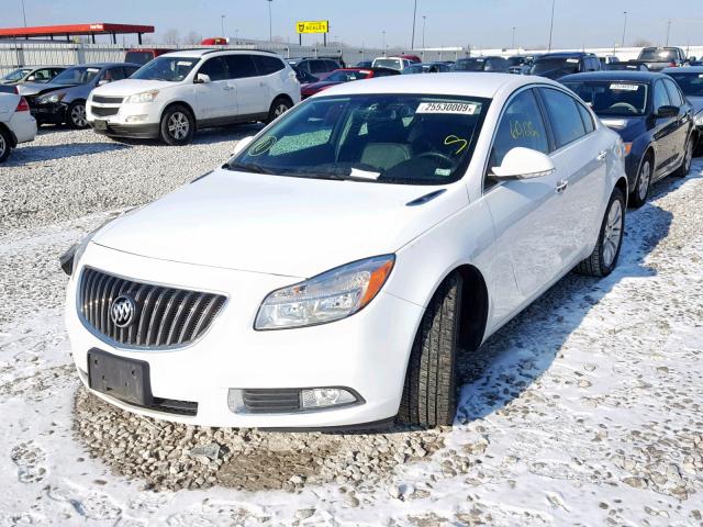 2G4GS5EV3D9189535 - 2013 BUICK REGAL PREM WHITE photo 2