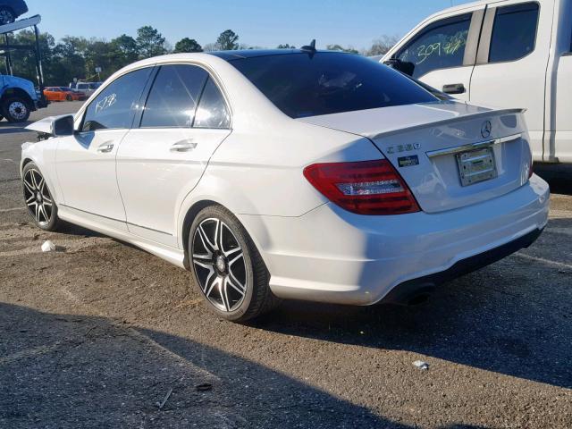 WDDGF4HB2DR270591 - 2013 MERCEDES-BENZ C 250 WHITE photo 3