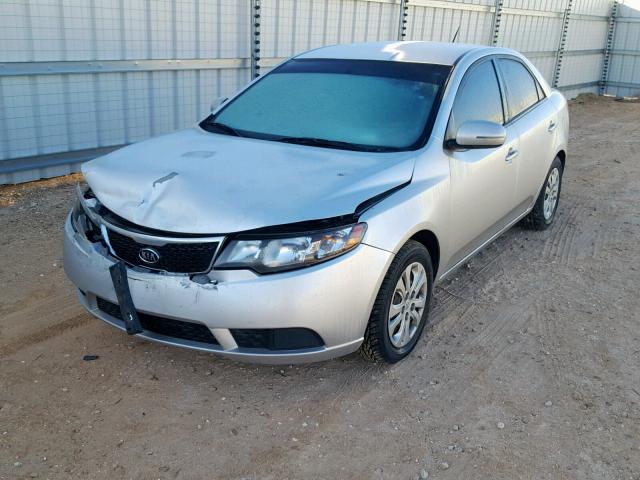 KNAFU4A27D5737935 - 2013 KIA FORTE EX SILVER photo 2