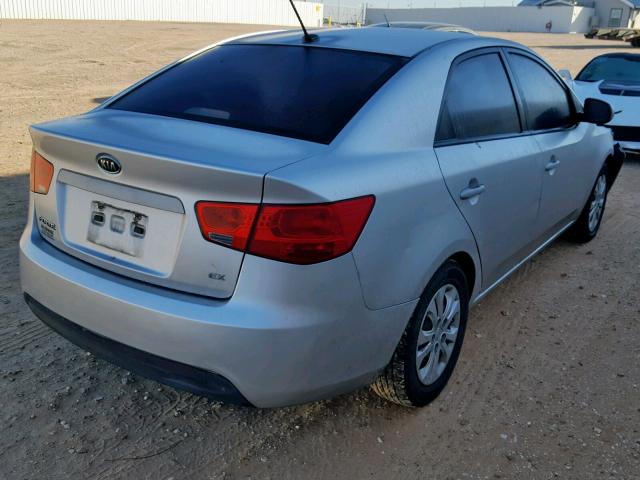 KNAFU4A27D5737935 - 2013 KIA FORTE EX SILVER photo 4