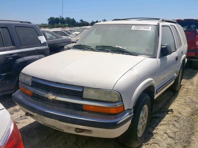 1GNDT13W2XK140670 - 1999 CHEVROLET BLAZER WHITE photo 2