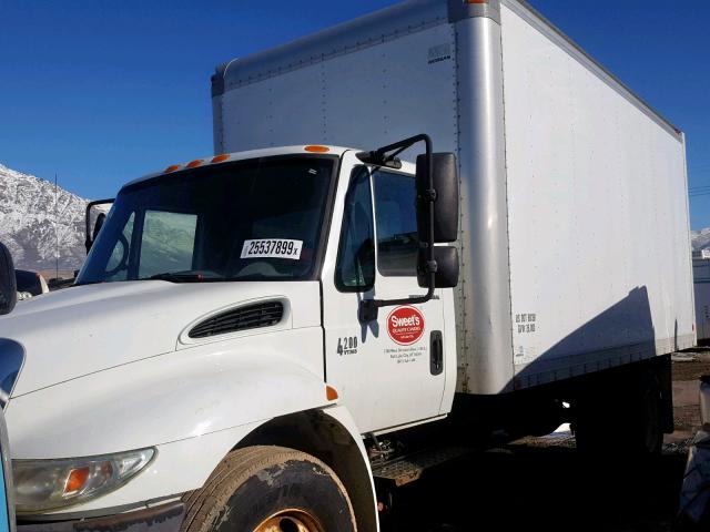 1HTMPAFM46H262730 - 2006 INTERNATIONAL BOX TRUCK WHITE photo 2