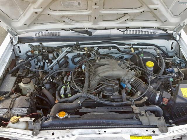 1N6ED27T3YC371599 - 2000 NISSAN FRONTIER C WHITE photo 7