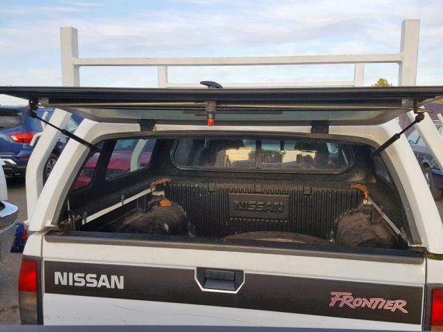 1N6ED27T3YC371599 - 2000 NISSAN FRONTIER C WHITE photo 9