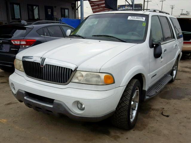 5LMEU27R02LJ00152 - 2002 LINCOLN NAVIGATOR 白色 照片 2